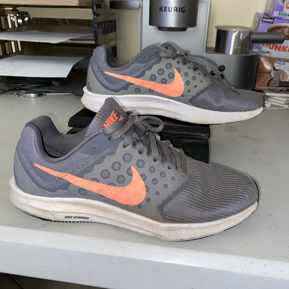 Nike Womens Downshifter 7 881585-001 Gray Running Shoes Sneakers Size 8.5 W
